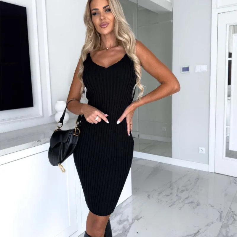 Striktrøje og kjolesæt Efterår/Vinter 2025