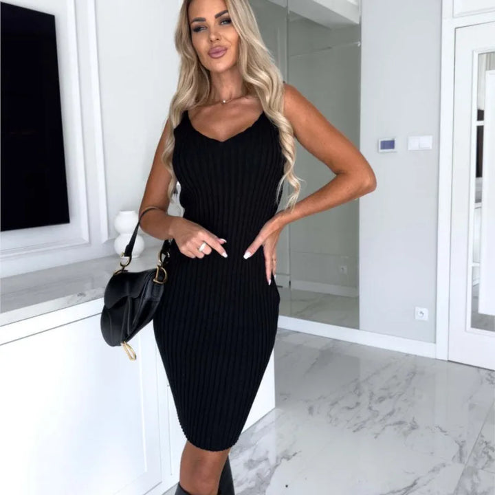 Striktrøje og kjolesæt Efterår/Vinter 2025