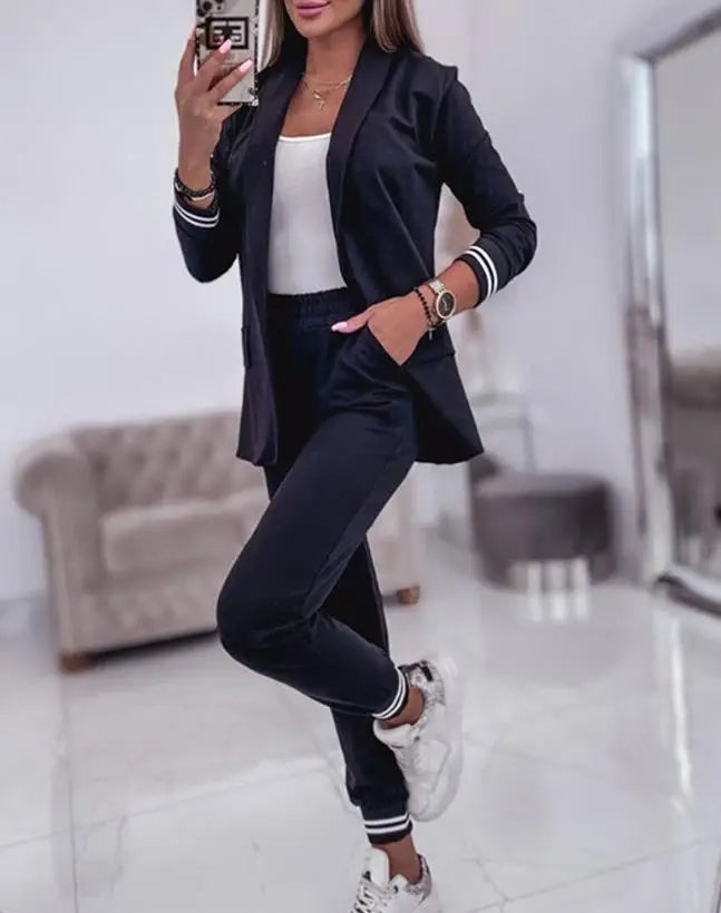 Damesæt 2025 – Patchwork-stribet jakke og bukser