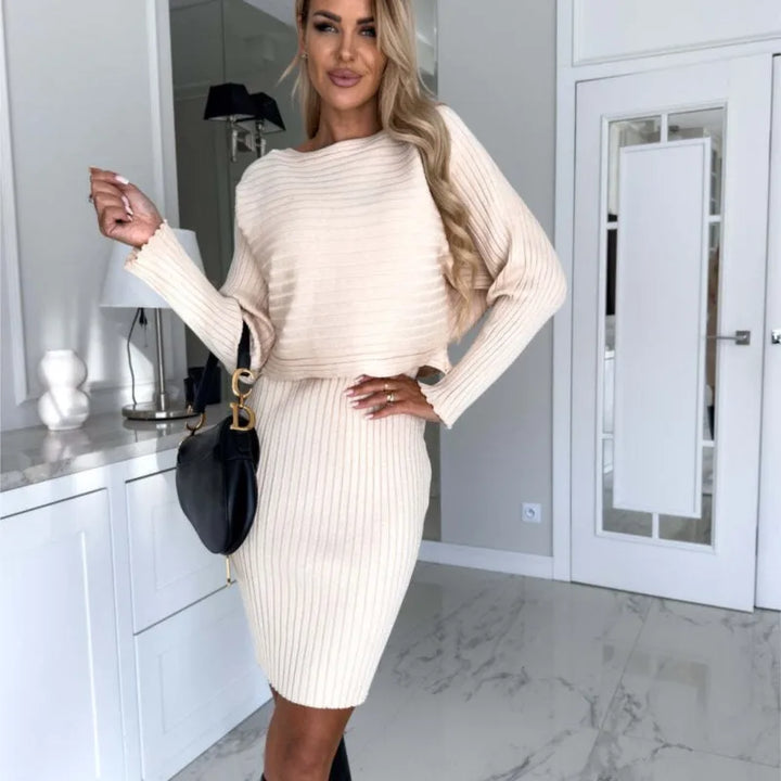 Striktrøje og kjolesæt Efterår/Vinter 2025