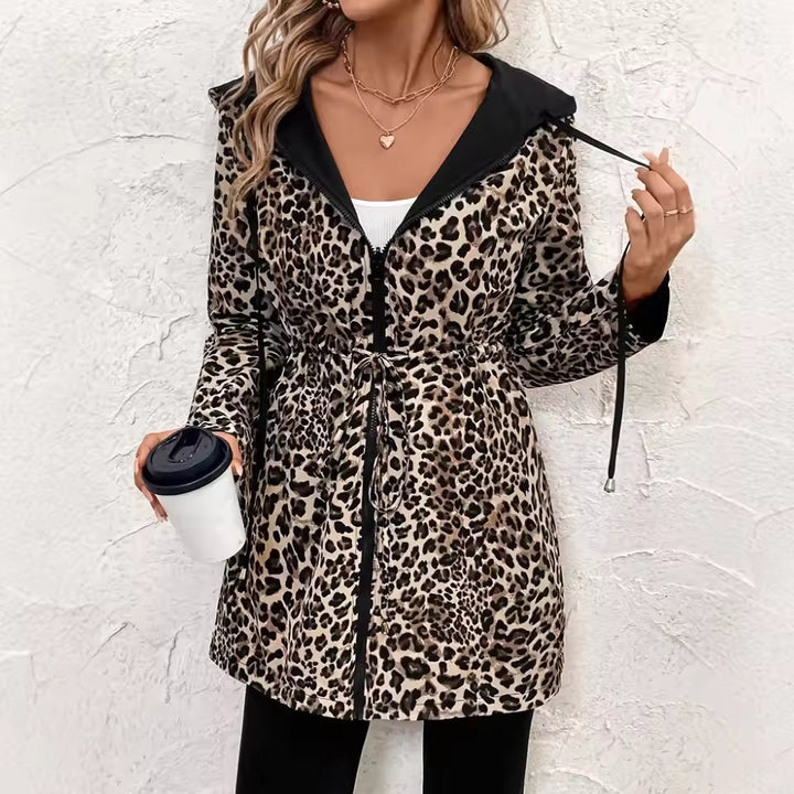 Vendbar frakke med hætte og leopardprint