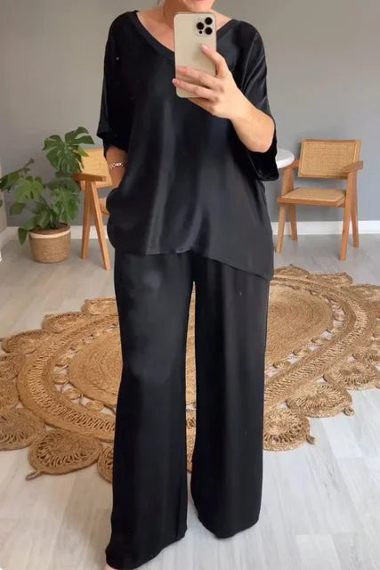 Kaleide - Elegant 2-delt satinsæt