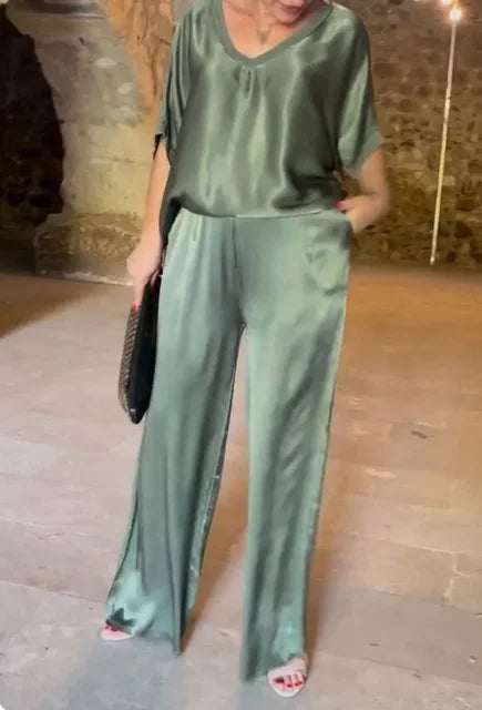 Kaleide - Elegant 2-delt satinsæt